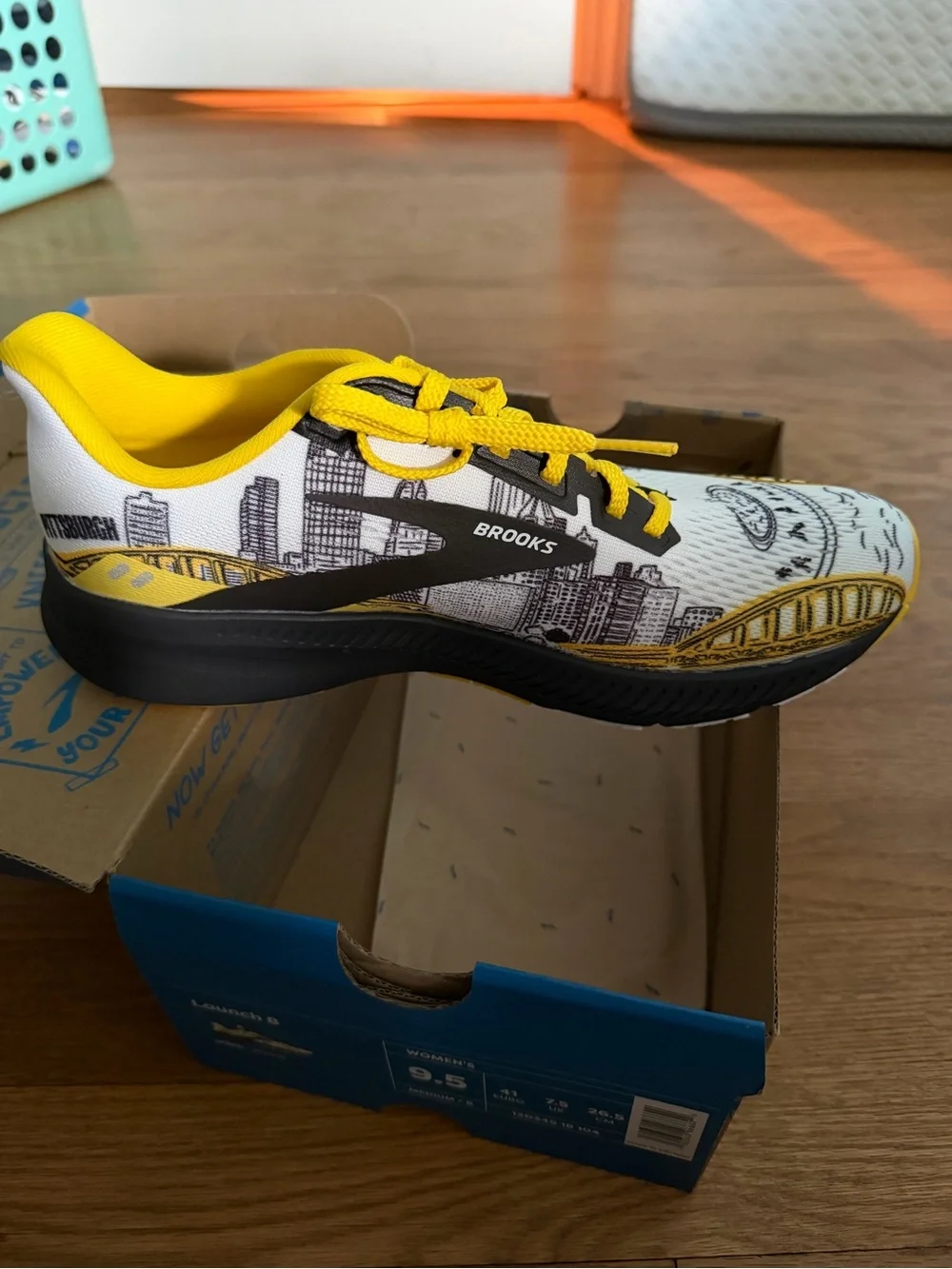 Brooks Launch 8 Pittsburgh Marathon edition